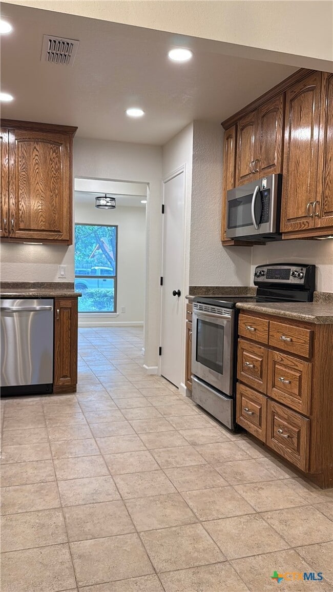 Building Photo - 301 Westbend Cir