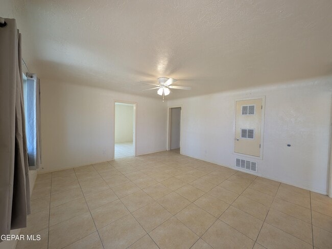 Building Photo - 8921 Mt Olympus Dr