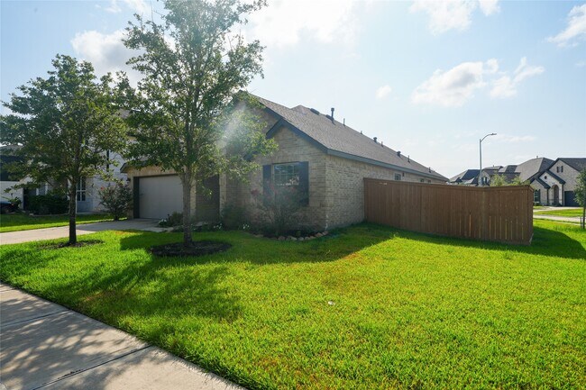 Building Photo - 8446 Manta Ray Dr