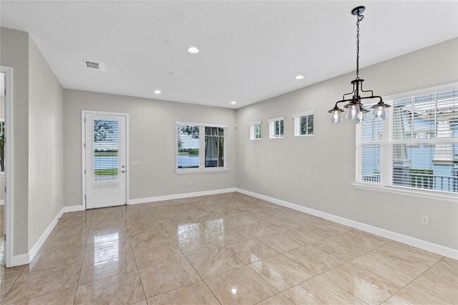 Building Photo - 13775 Benavente Ave