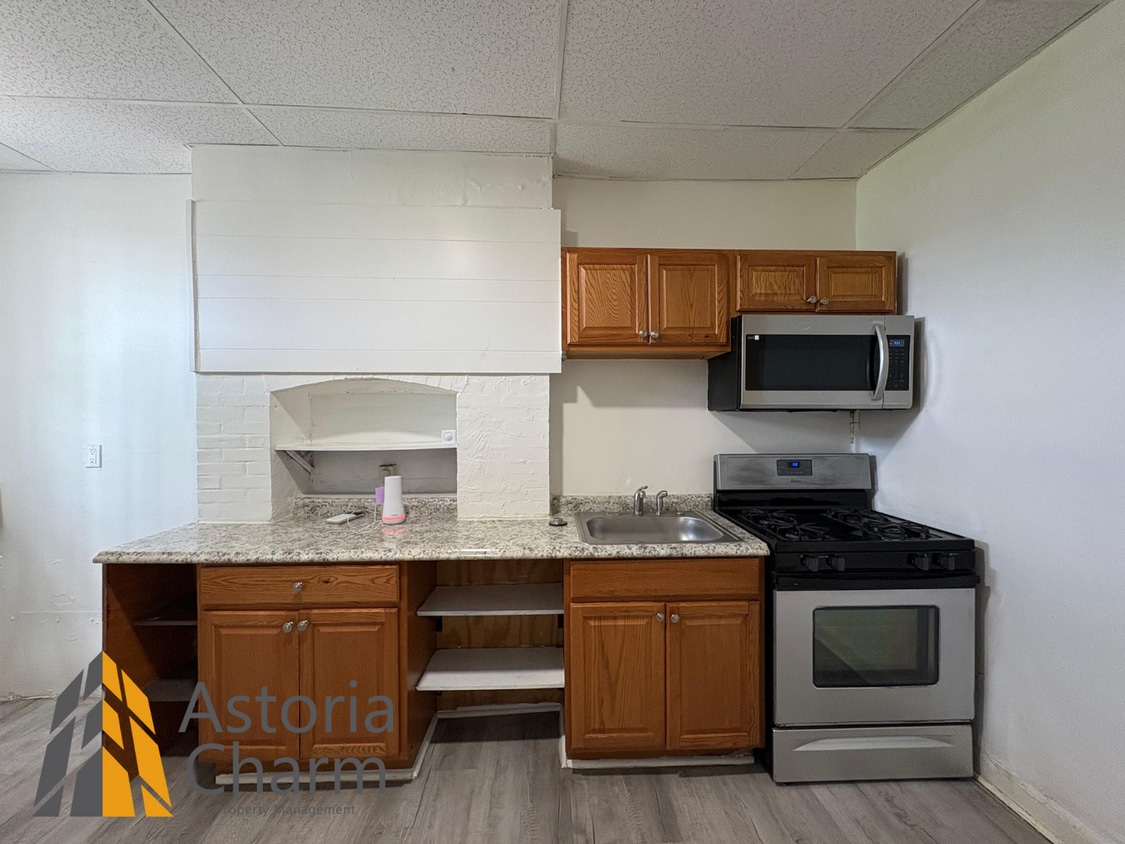 Primary Photo - Updated 4 BR Home with Spacious Yard & Pre...
