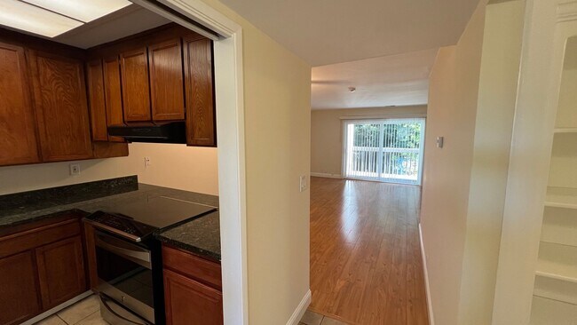 Foto del edificio - 2 Bedroom 2 Bathroom Condo in Fremont - Av...