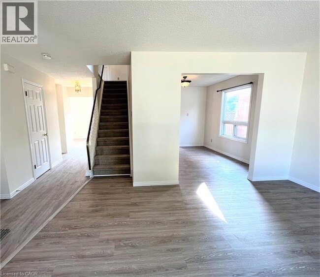 Building Photo - 291 Canterbury Dr