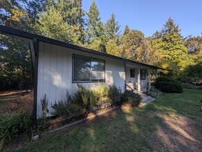 Building Photo - 11384 Ogle Rd NE
