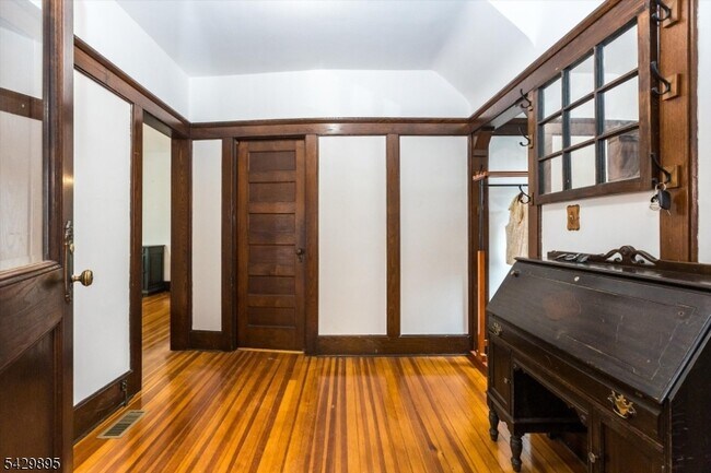 Foto del edificio - 56 Walnut Crescent
