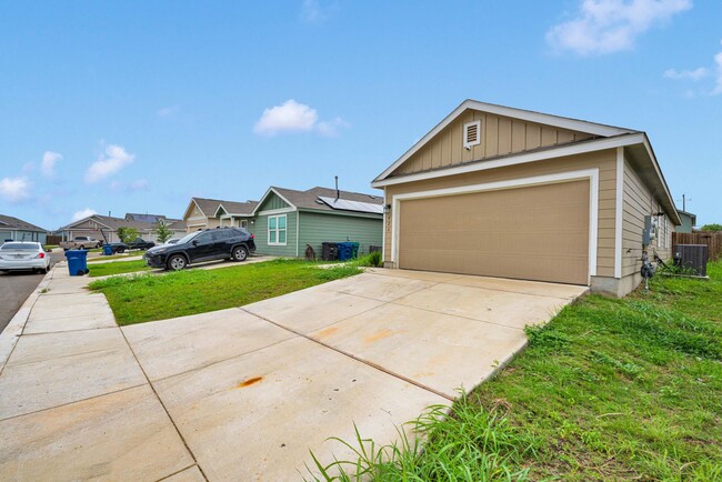 Building Photo - Cozy 4 Bedroom Home in Rosillo Creek