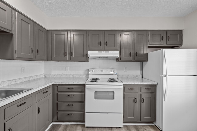 Building Photo - The Reserve at Spanish Lake