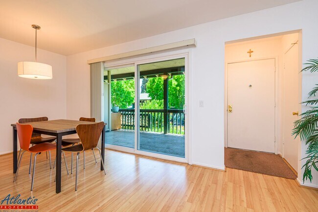 Foto del edificio - Lovely M.V. Condo | Furnished Option