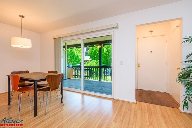 Building Photo - Lovely M.V. Condo | Furnished Option