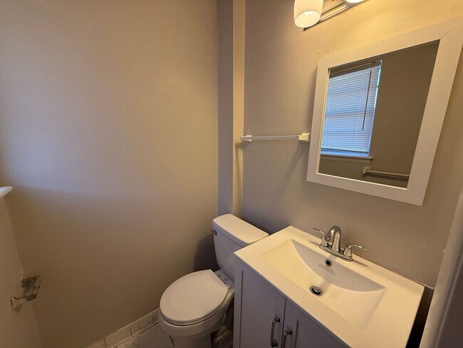 Foto del edificio - Tulsa 3 Bedroom 1 Bath Duplex with Fenced private Backyard