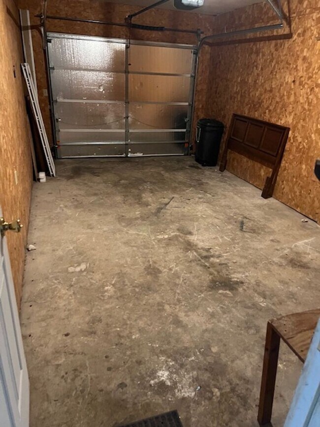 Foto del edificio - 2 bedroom 1 bath duplex with office