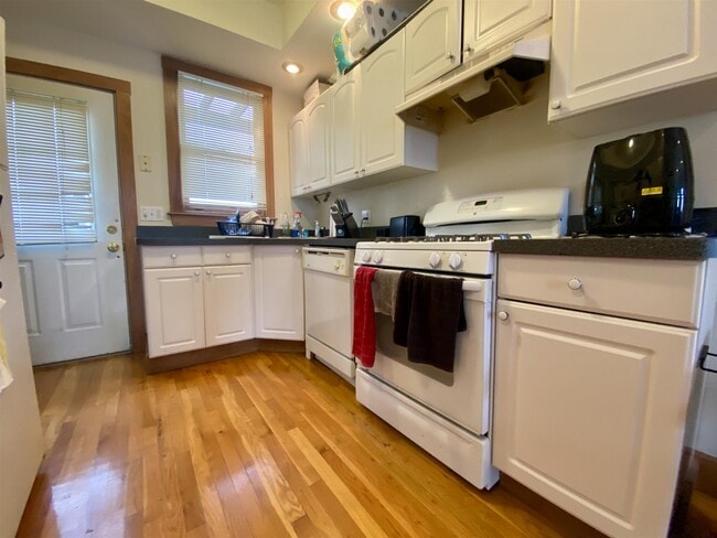 Foto del edificio - 359 Columbia St