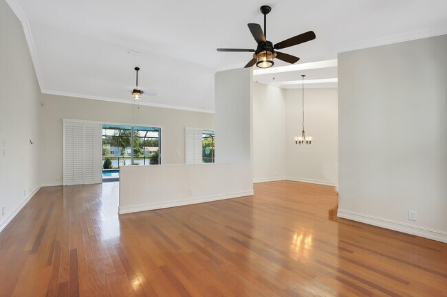 Building Photo - 2560 NW 40th St