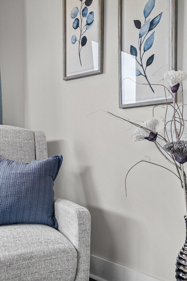 Building Photo - 1588 N Desoto Pl