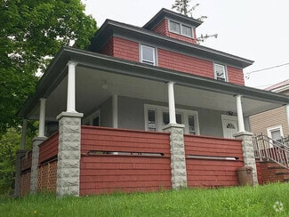 Building Photo - 38 Lake St