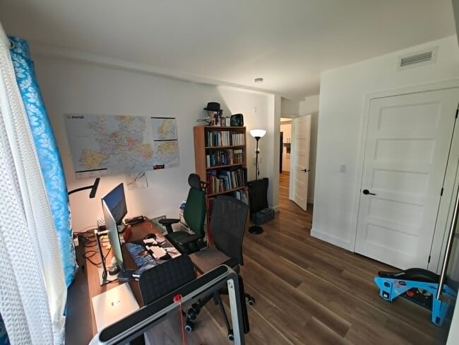 Photo du bâtiment - 1620 Rue Mozart