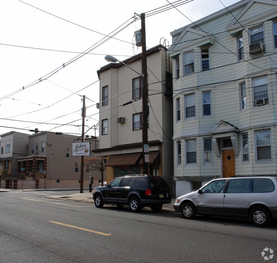Building Photo - 349 Avenue E