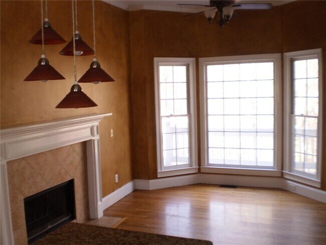 Foto del edificio - 1510 Maplewood Ct