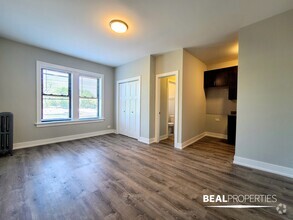 Building Photo - 4851 N Damen Ave