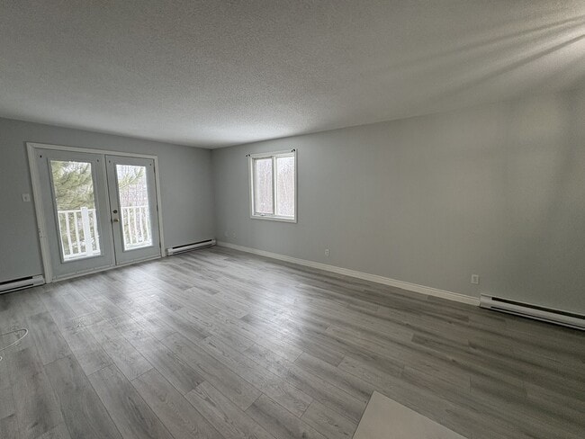 Building Photo - 70 Glasier Rd