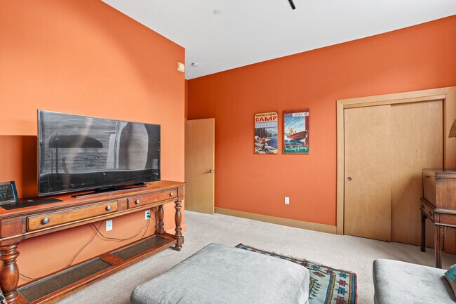 2nd Bedroom - 1111 N Marshall St