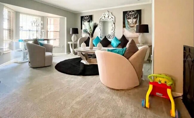 Foto del edificio - 1102 Sugartree Dr S