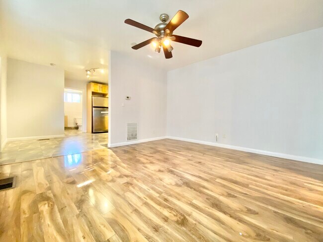 Foto del edificio - 1156 W Edgeware Rd
