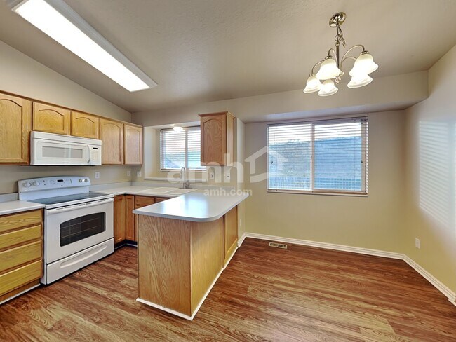 Foto del edificio - 125 S 150 W