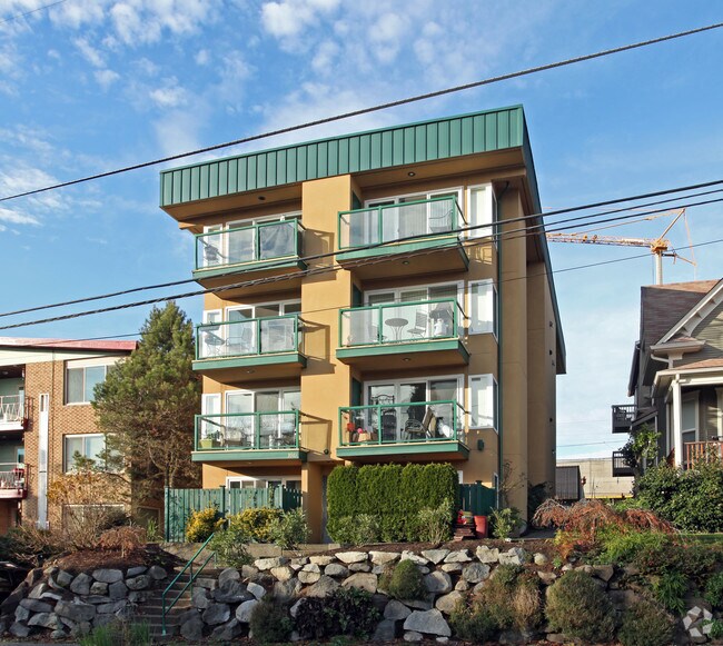 Primary Photo - 3919 Whitman Ave N
