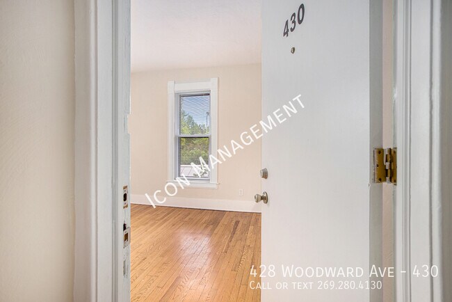 Foto del edificio - 428 Woodward Ave