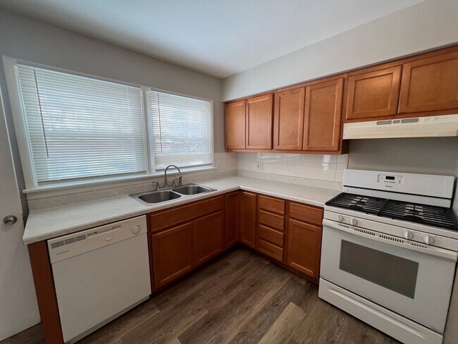 Foto del edificio - Adorable 2 Bedroom Home Available in Overland!