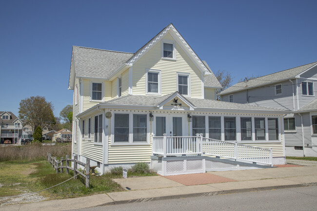 Building Photo - 283 Seaside Ave