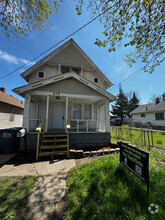 Building Photo - 419 Clyde St