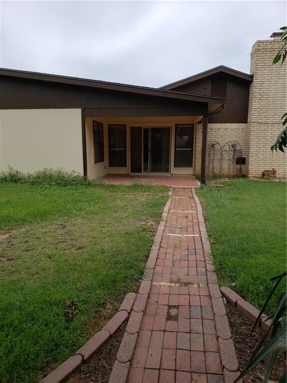 Building Photo - 2234 Robertson Dr
