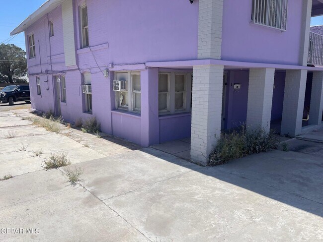 Building Photo - 3322 Bisbee Ave
