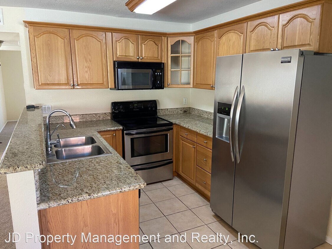 Primary Photo - 2 br, 1 bath House - 2616 Alpine Blvd #6