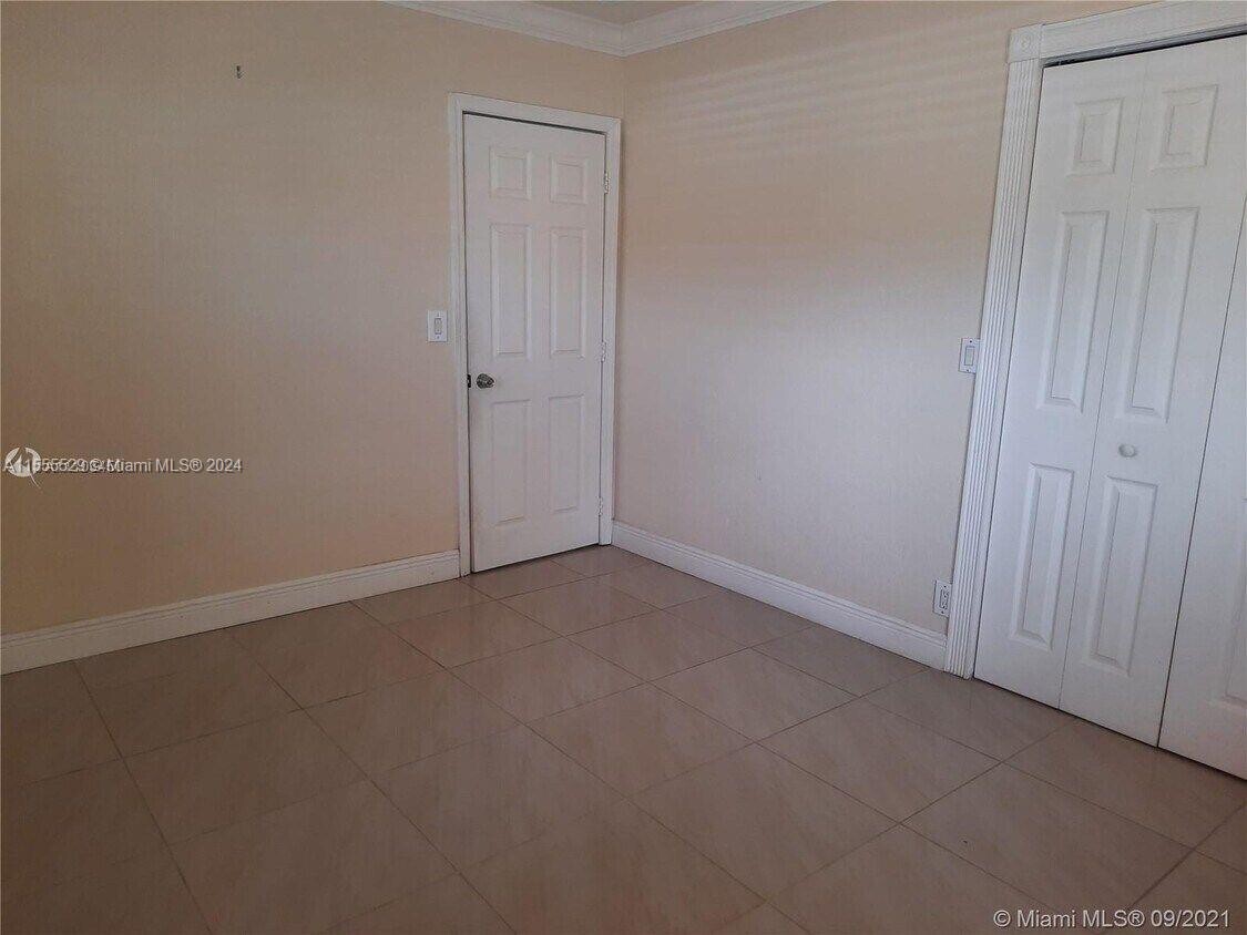 Foto del edificio - 5796 SW 5th St