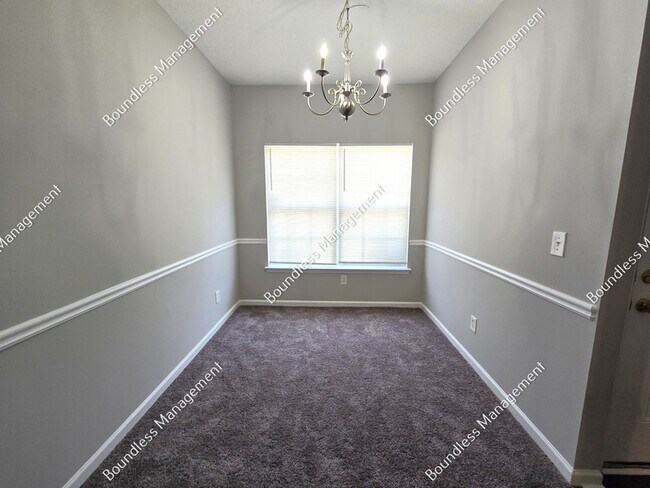 Foto del edificio - 2330 Hackamore Dr
