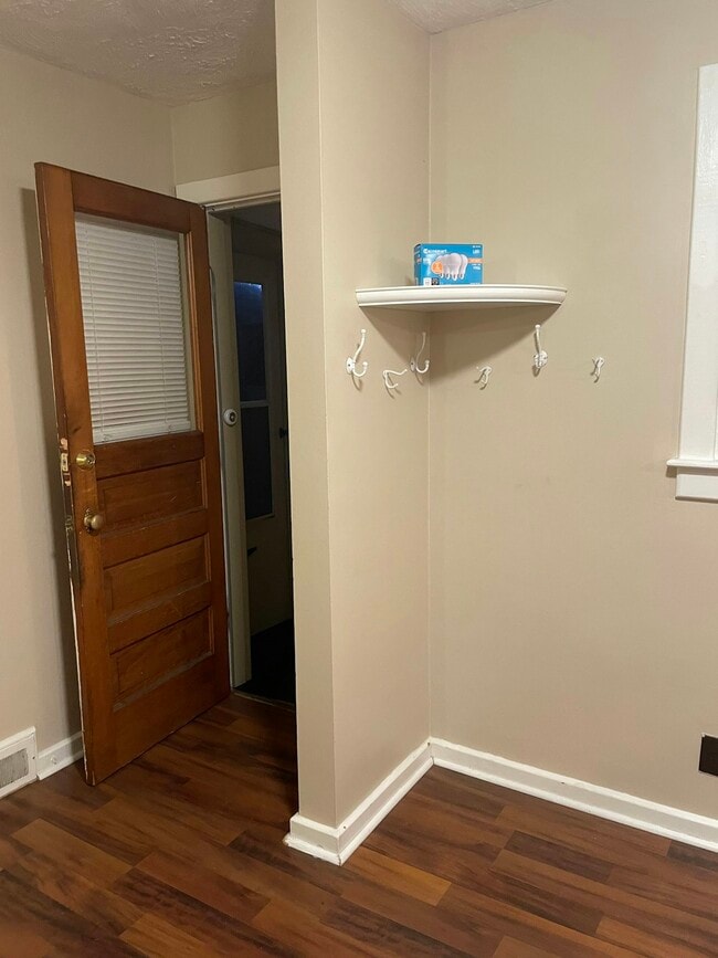 Photo - 213 Garden City Dr House