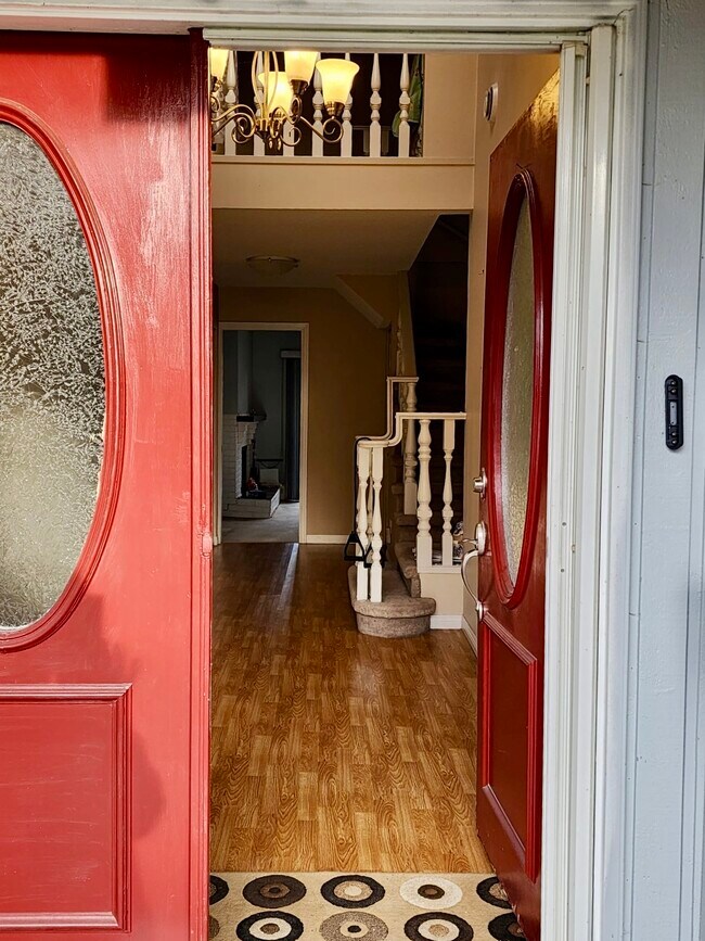 Photo du bâtiment - 10454 Fraserglen Dr