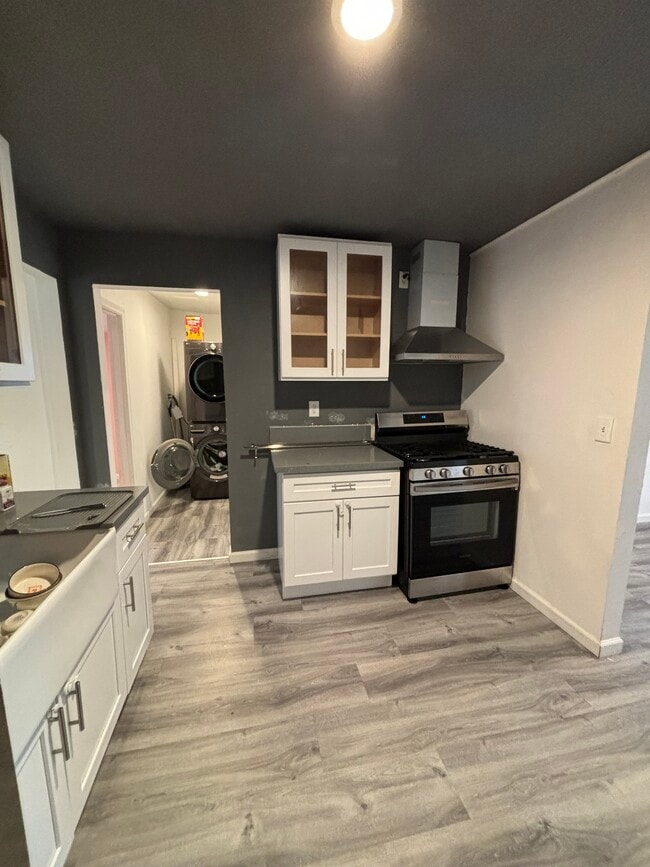 Building Photo - 1851 E 43rd St