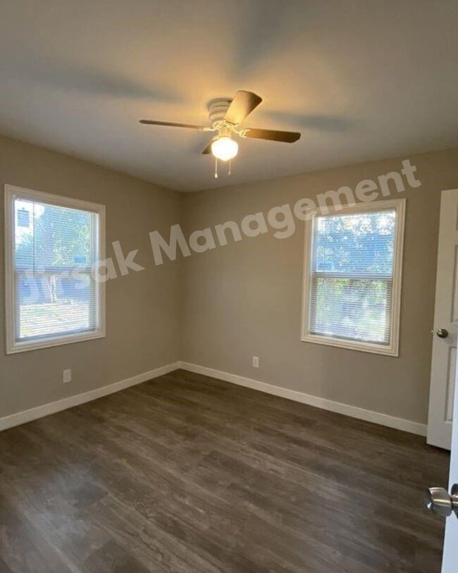 Foto del edificio - 4724 Stokes St