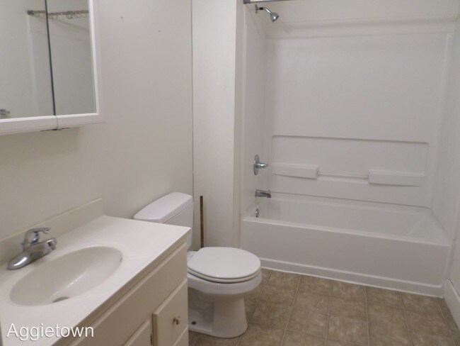 Building Photo - 1421 Humboldt St