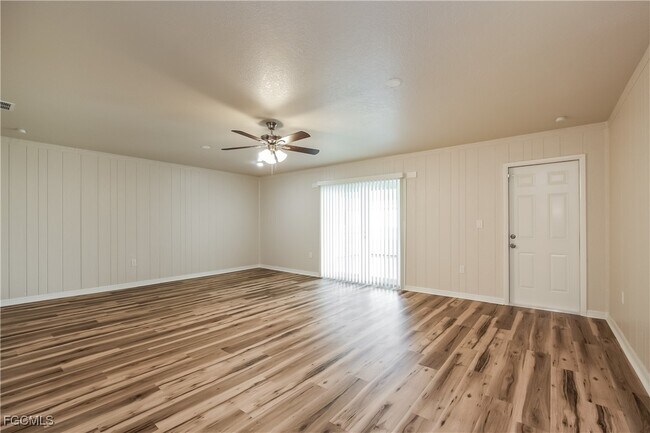 Building Photo - 1318 Arrow St