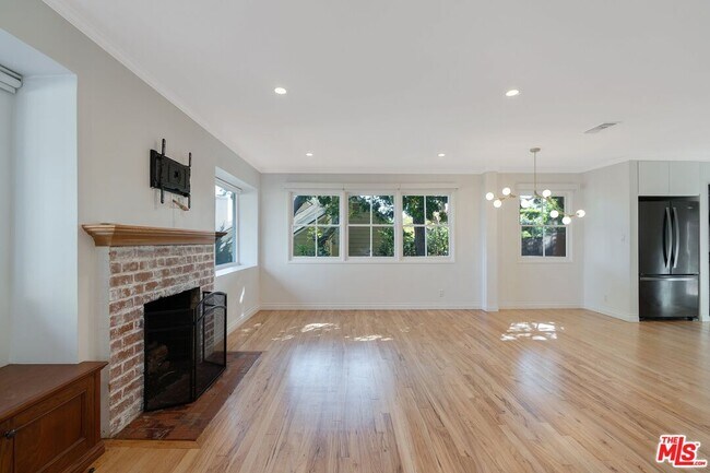 Foto del edificio - 3938 Burnside Ave
