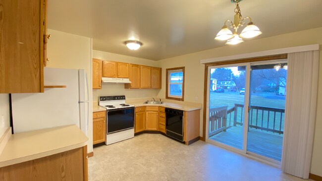Foto del edificio - 1052 Community Rd