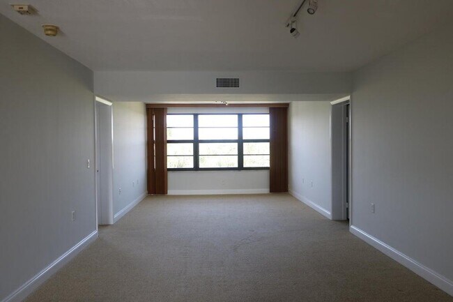 Building Photo - 3507 Village Blvd