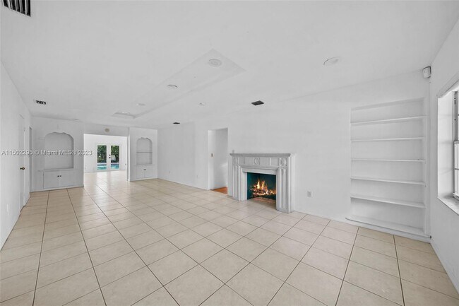 Building Photo - 3755 Royal Palm Ave