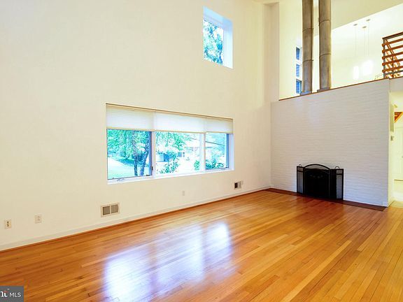 Foto del edificio - 3709 Whispering Ln