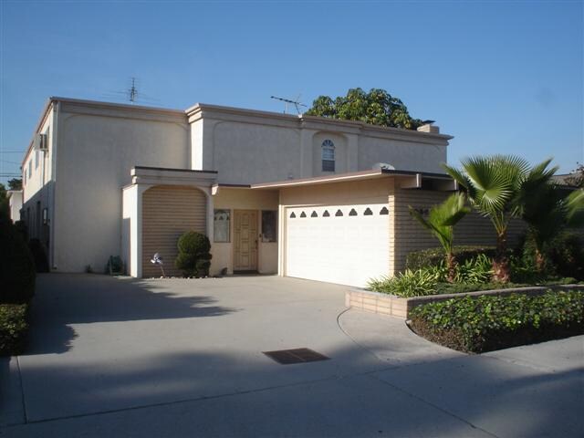 Primary Photo - 10505 Downey Ave